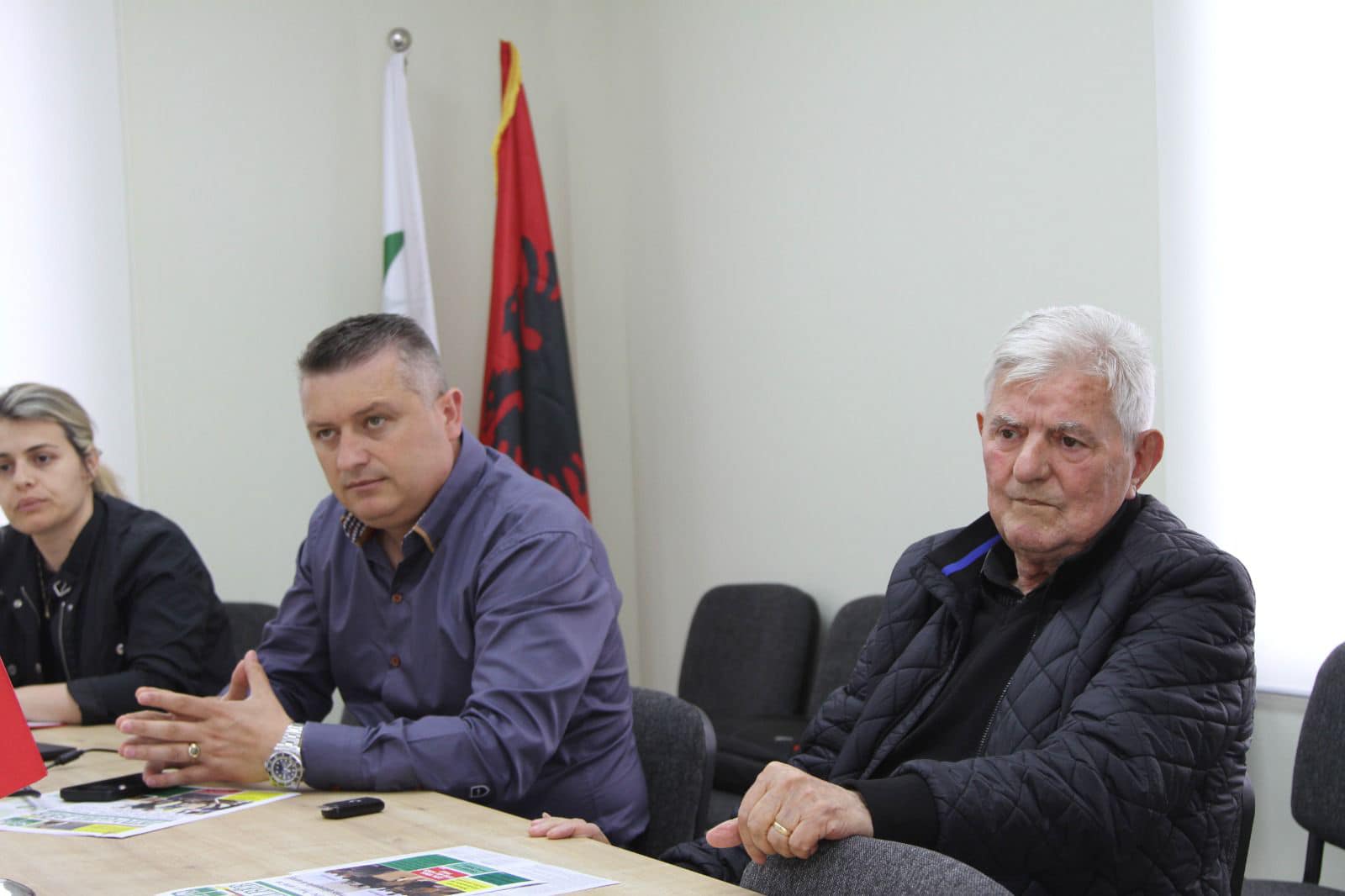 Në Agjencinë Kombëtare të Pyjeve u zhvillua takimi i rradhës me përfaqësuesit e Federatës Kombëtare të Pyjeve dhe Kullotave, në kuadër të angazhimeve të përbashkëta mbi aktivitetet promovuese dhe ndërgjegjësuese të “Vitit Shqiptar të Pyjeve 2024”