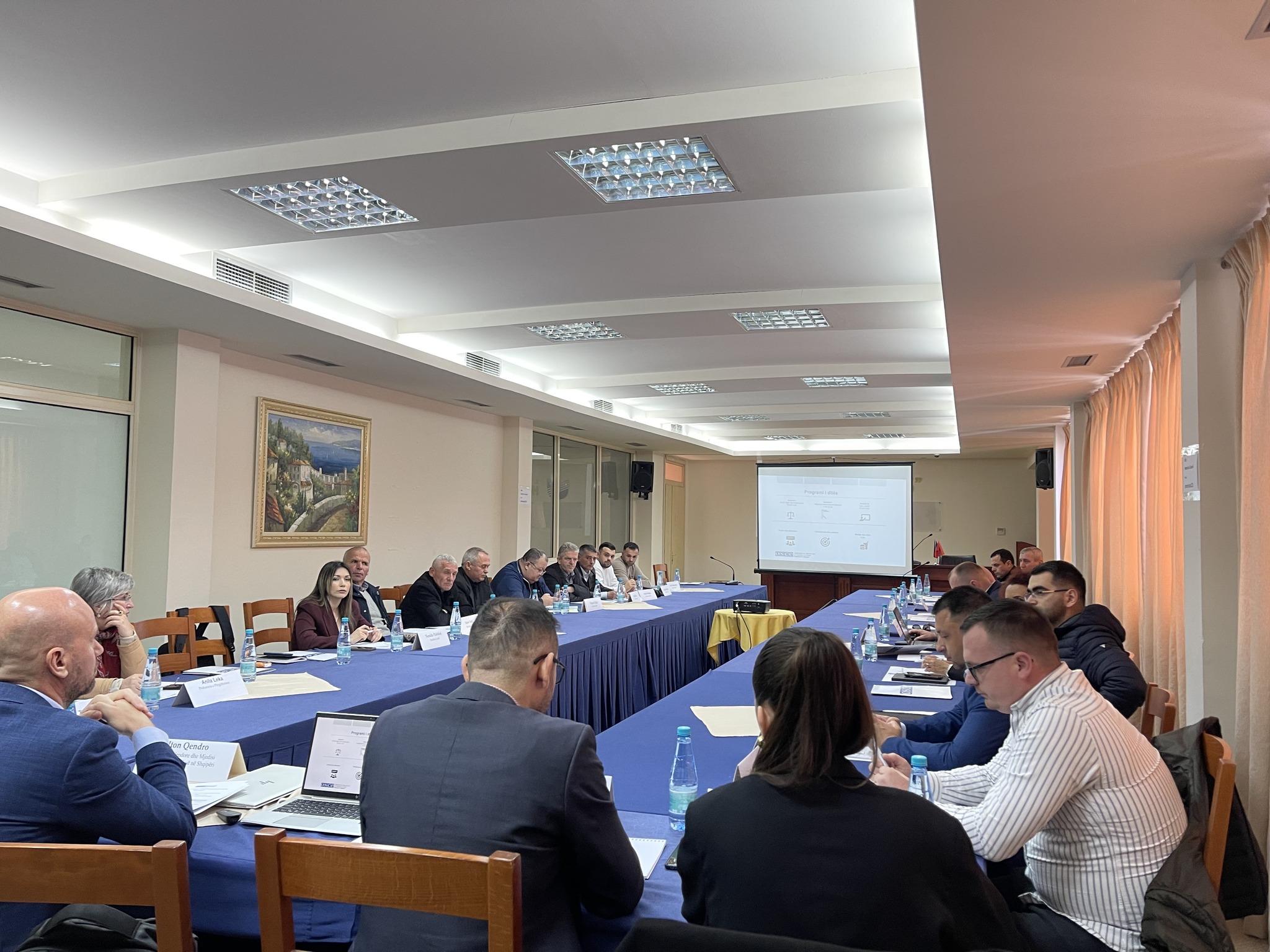 Në Lezhë dhe në Gjirokastër, në përmbylljen një seri trajnimesh për forcimin e inspektimit dhe kontrollit mjedisor në nivel bashkie