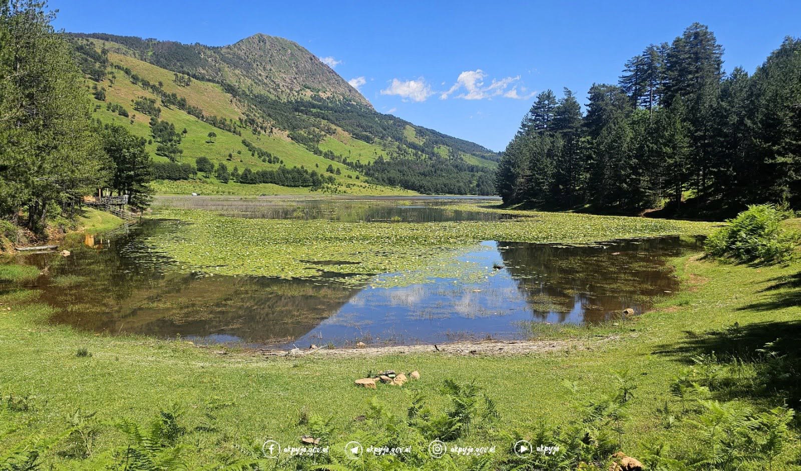 Fotoalbum nga Liqeni i Dushkut, një liqen me origjinë akullnajore